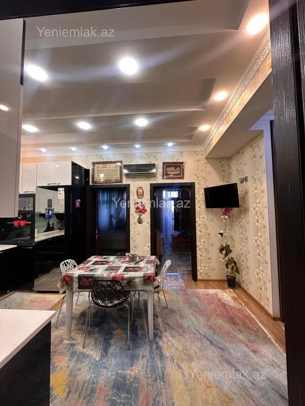 Satılır 3 otaqlı yeni tikili 100 m²