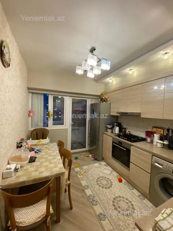 Satılır 3 otaqlı köhnə tikili 83 m²