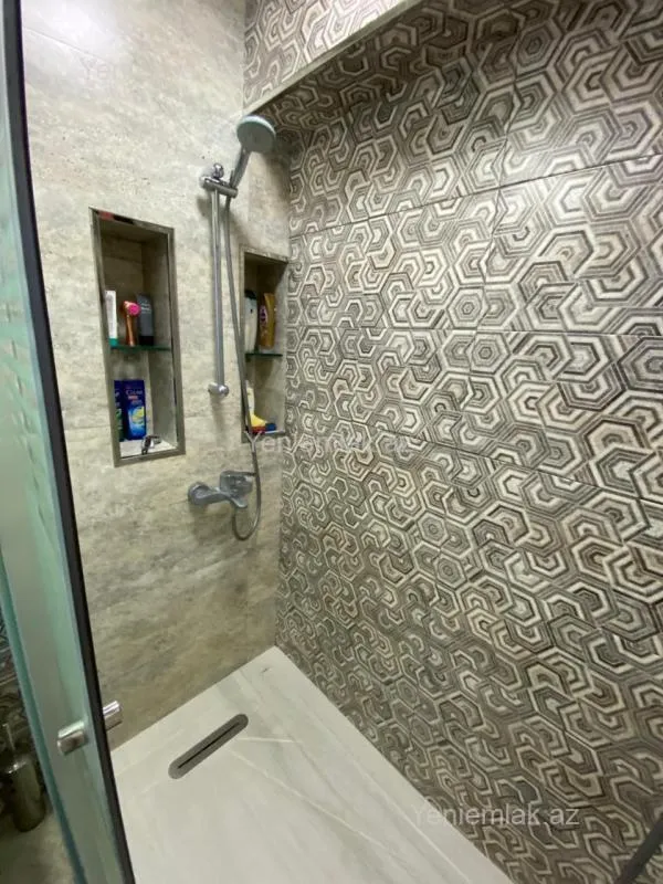 Satılır 3 otaqlı köhnə tikili 83 m²