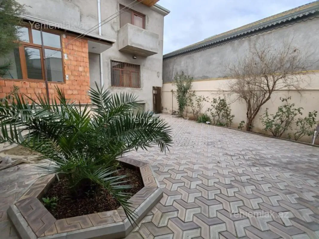Satılır 4 otaqlı həyət evi 220 m²