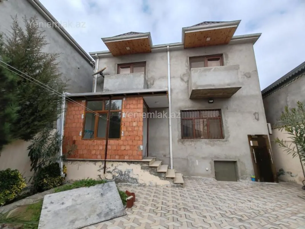 Satılır 4 otaqlı həyət evi 220 m²