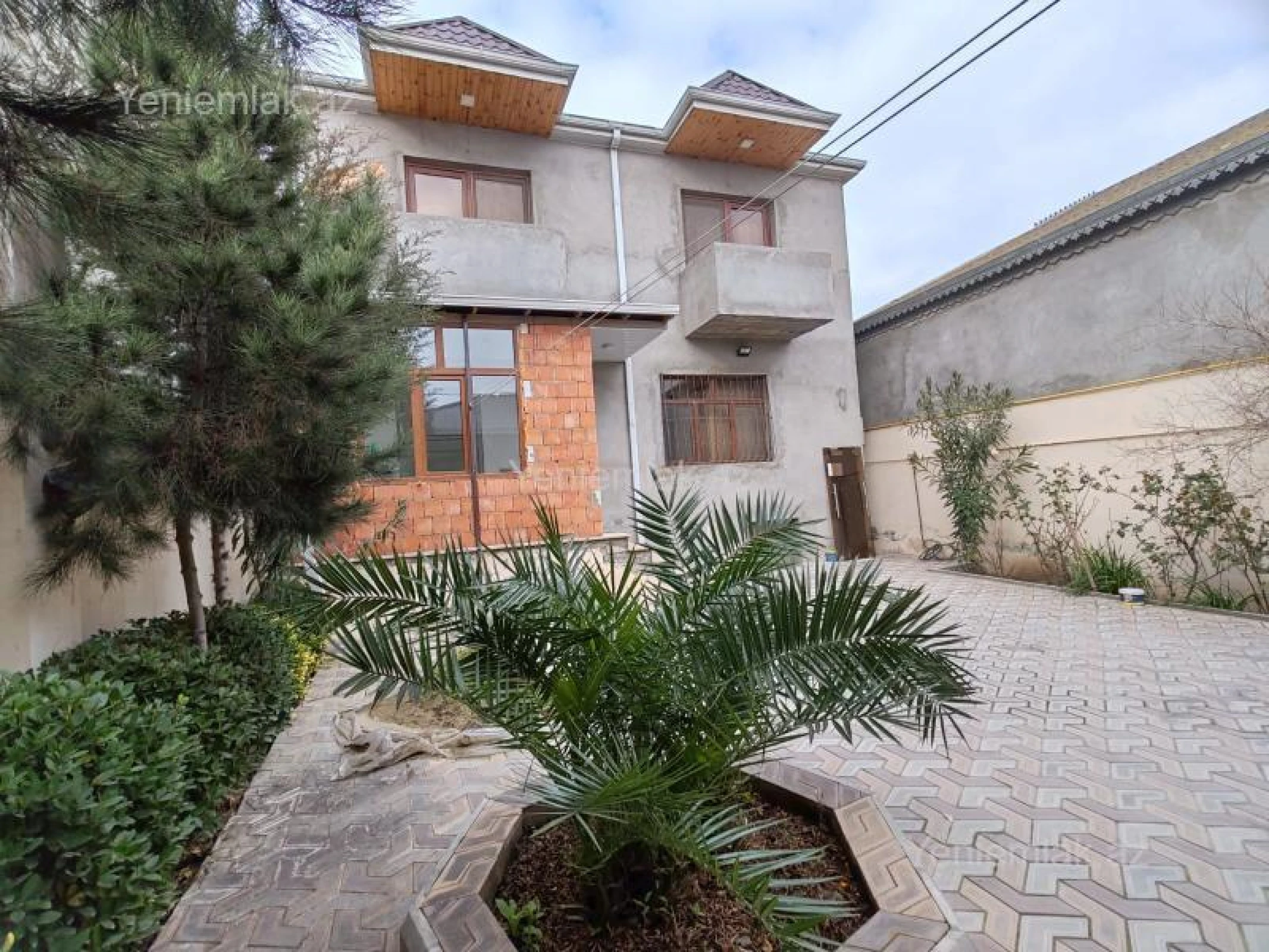 Satılır 4 otaqlı həyət evi 220 m²