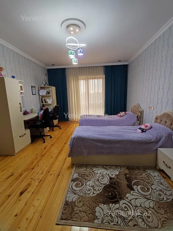 Satılır 4 otaqlı həyət evi 220 m²