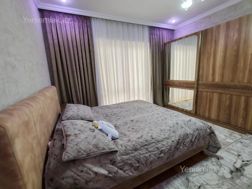 Satılır 4 otaqlı həyət evi 220 m²