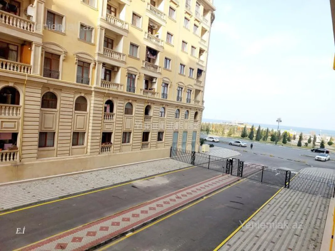 Satılır 3 otaqlı yeni tikili 100 m²
