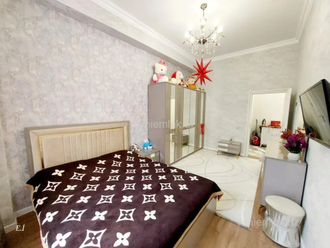Satılır 3 otaqlı yeni tikili 100 m²