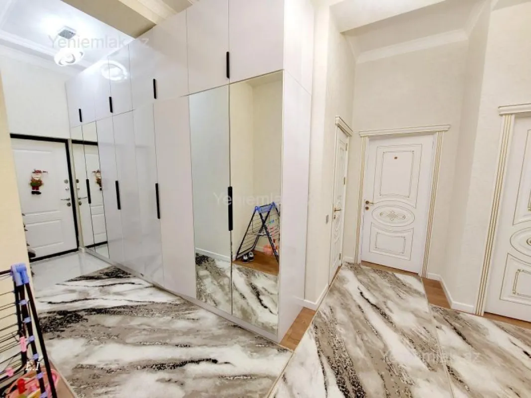 Satılır 3 otaqlı yeni tikili 100 m²