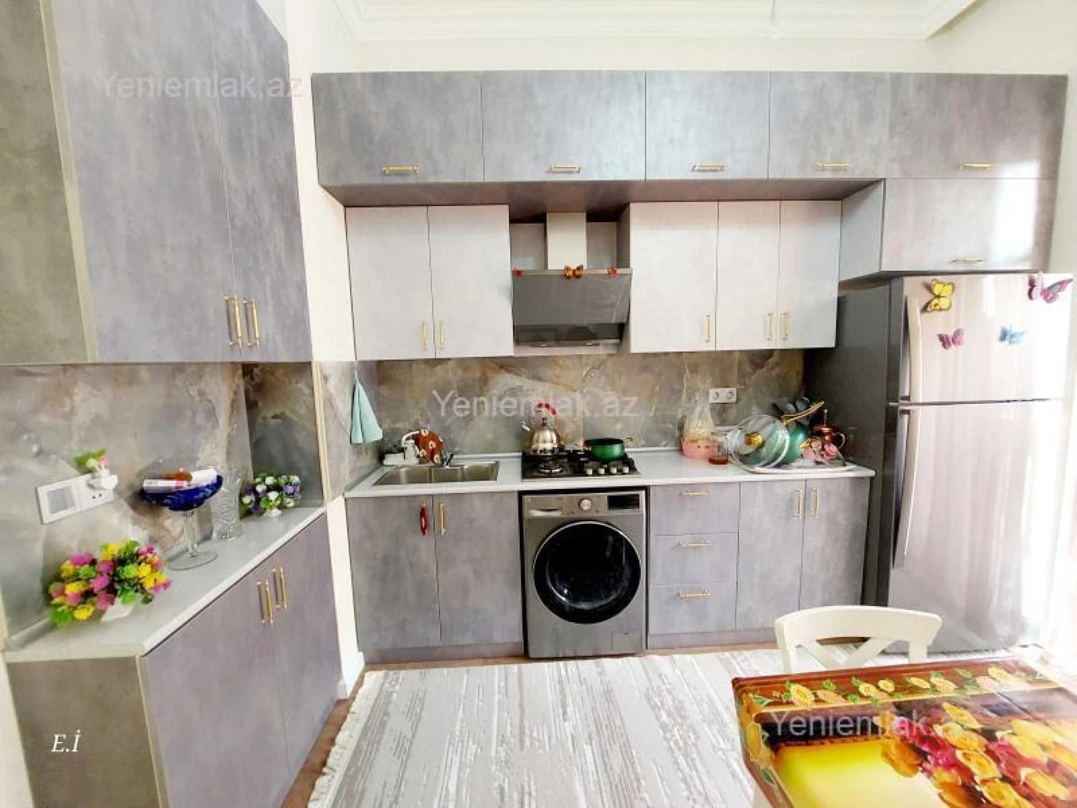 Satılır 3 otaqlı yeni tikili 100 m²