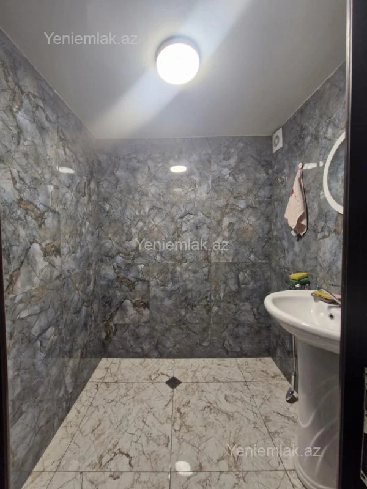 Satılır 4 otaqlı obyekt 74 m²