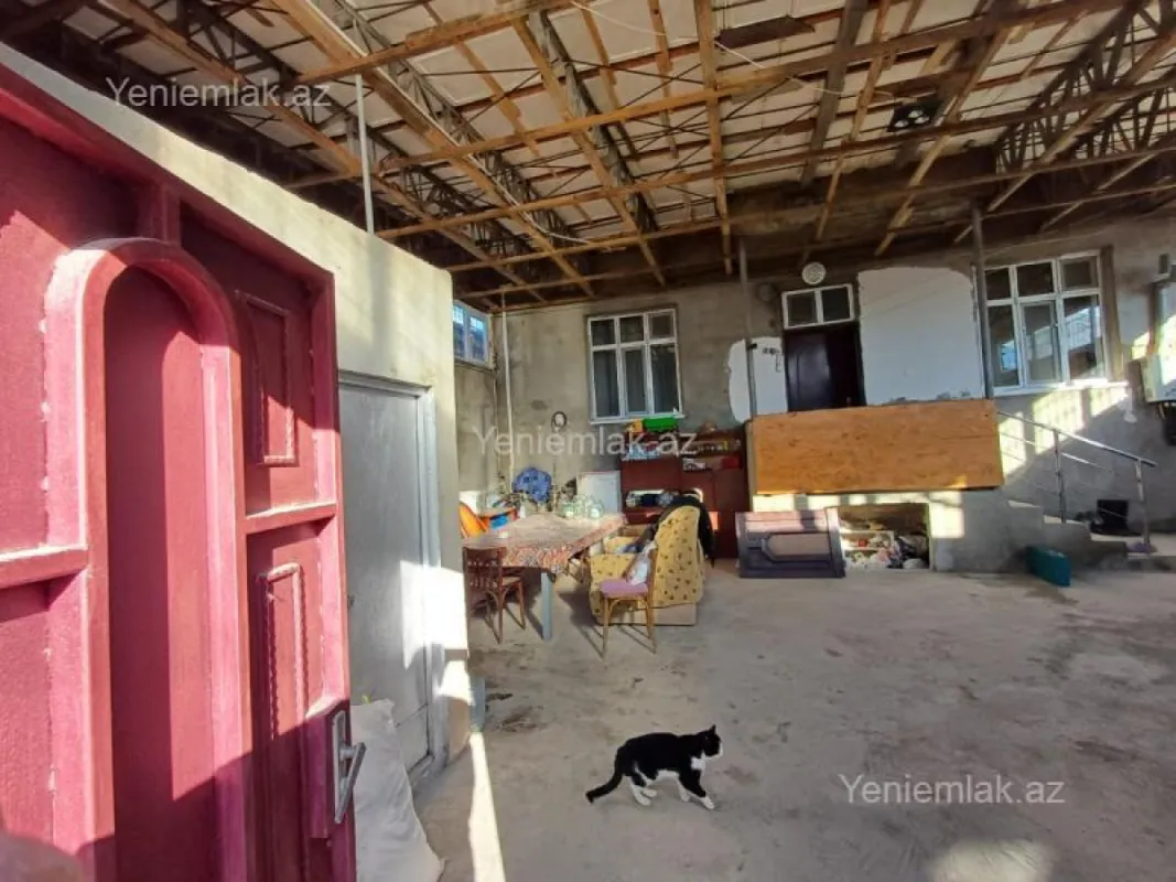 Satılır 5 otaqlı həyət evi 200 m²