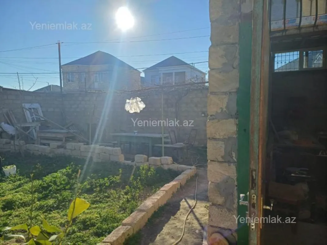 Satılır 5 otaqlı həyət evi 200 m²
