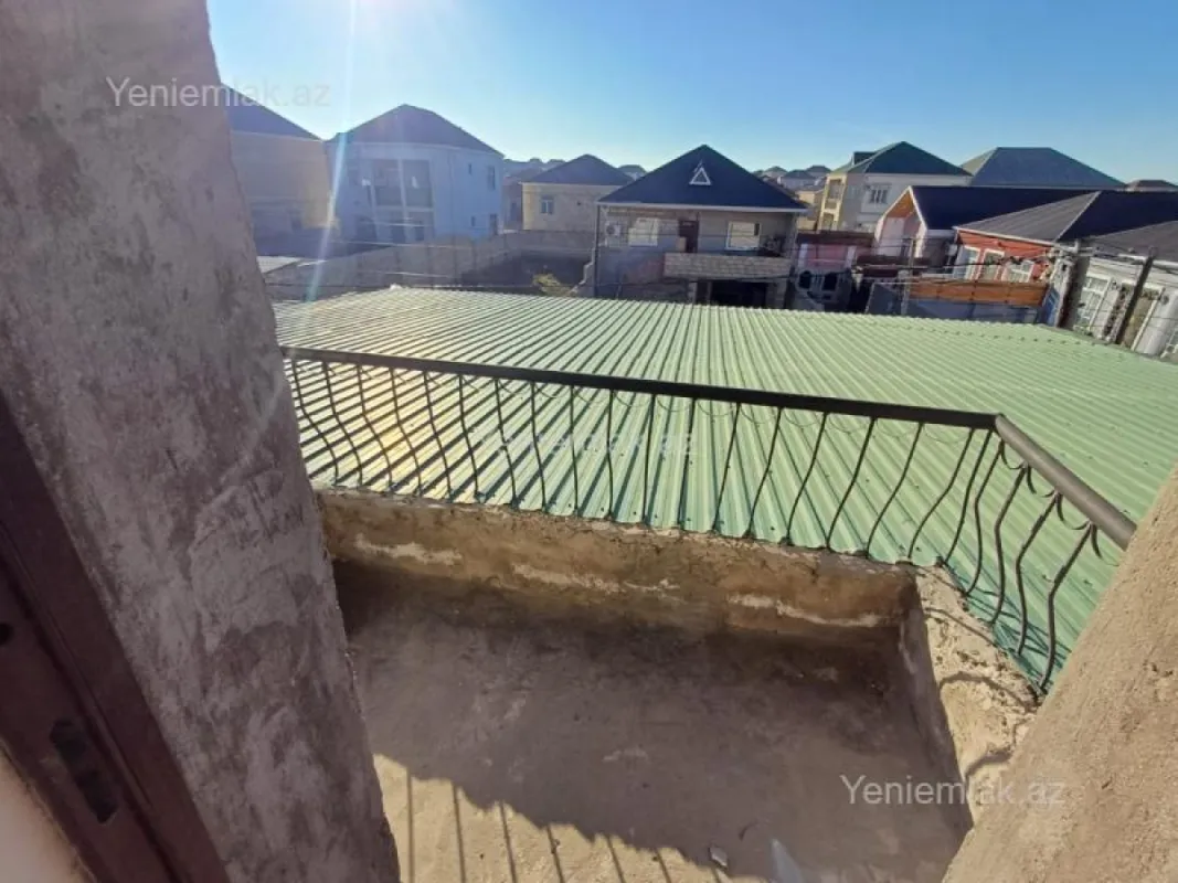 Satılır 5 otaqlı həyət evi 200 m²