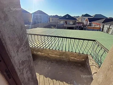 Satılır 5 otaqlı həyət evi 200 m²