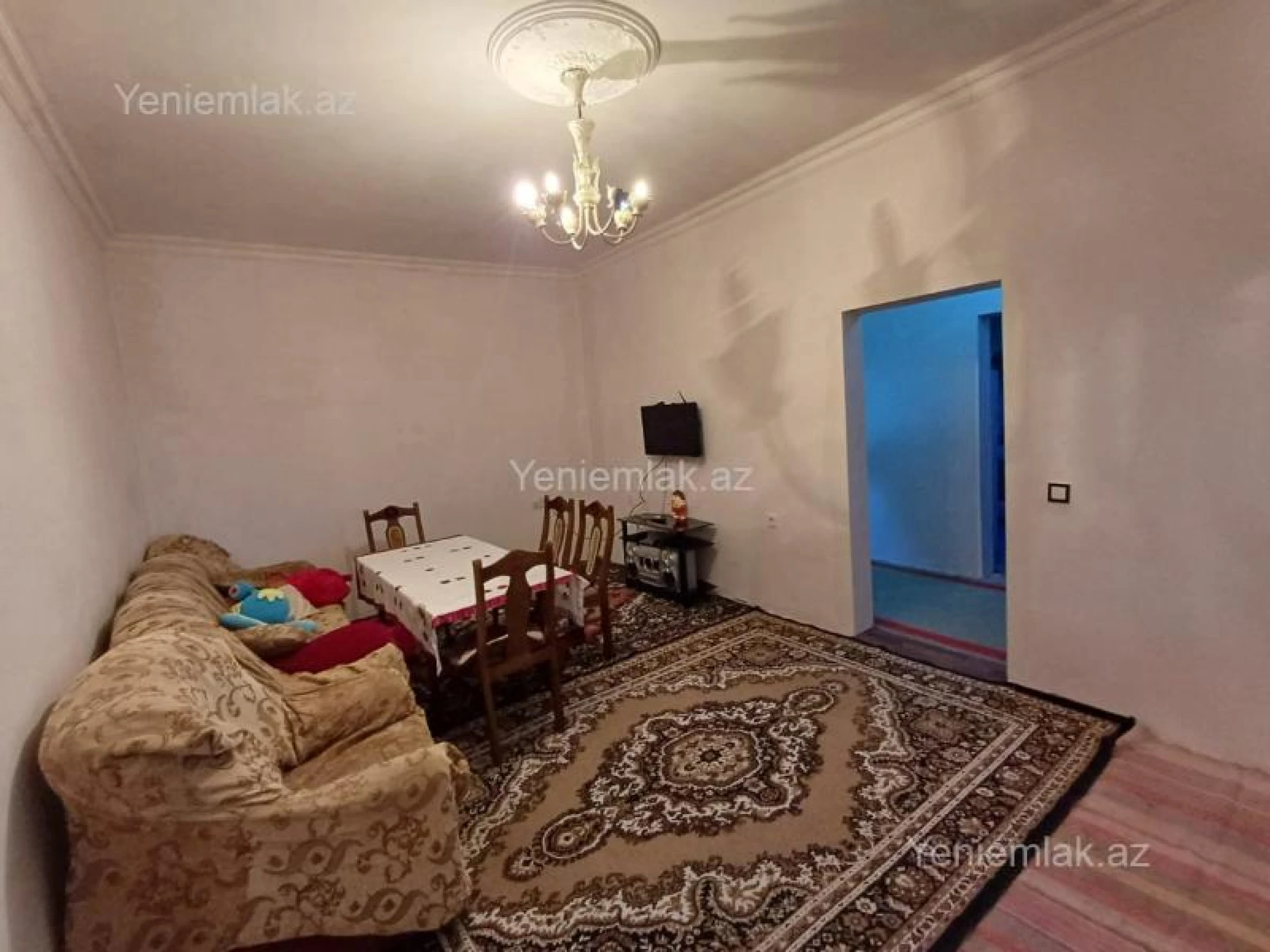 Satılır 5 otaqlı həyət evi 200 m²
