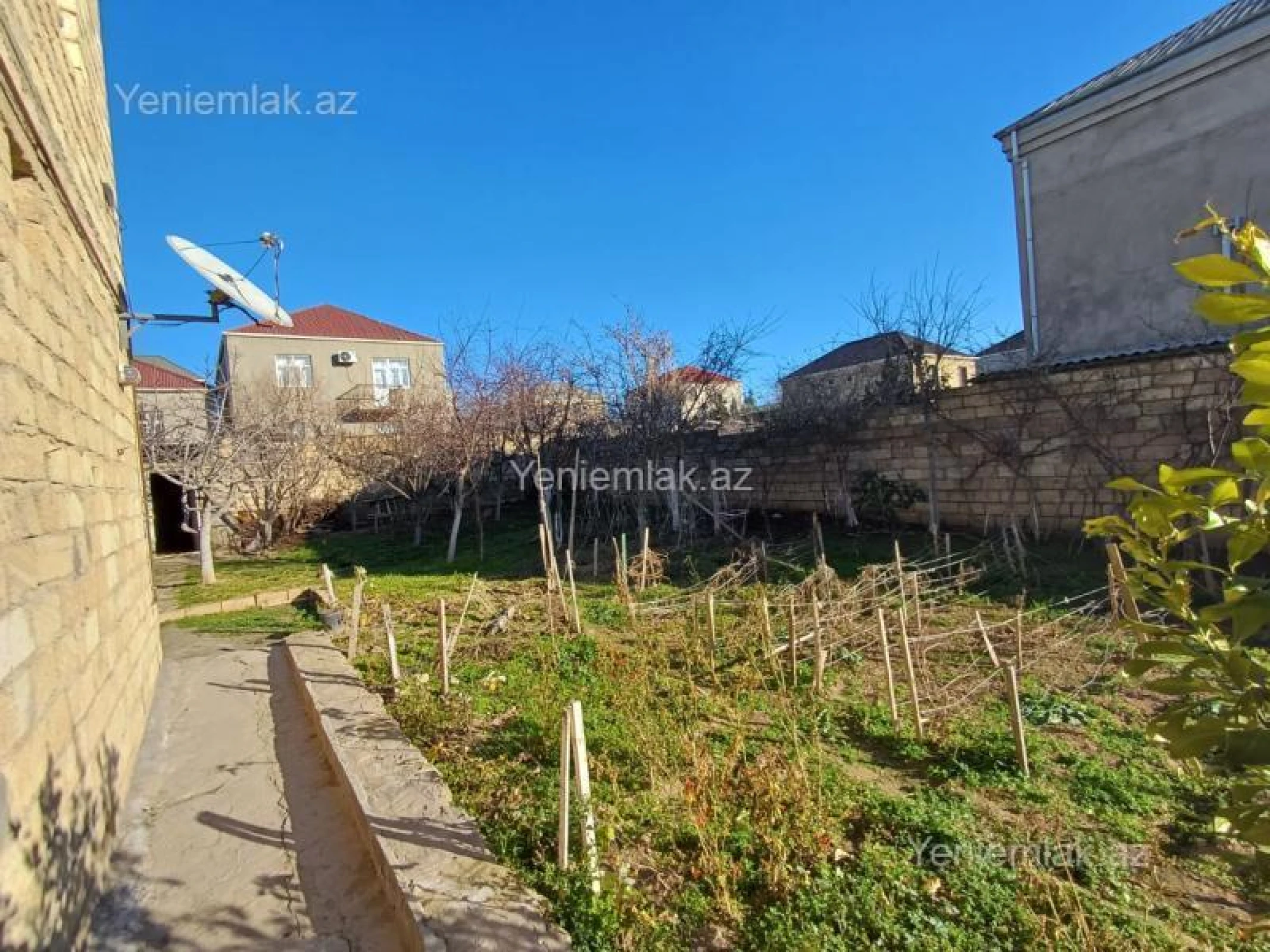 Satılır 5 otaqlı həyət evi 200 m²