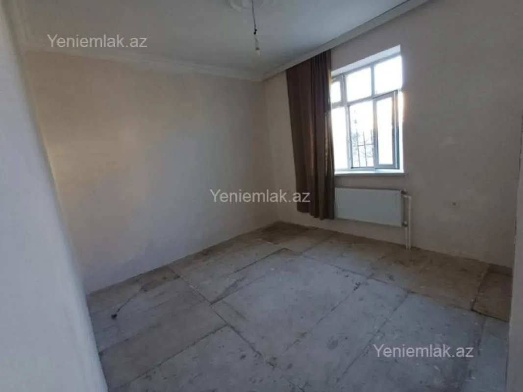 Satılır 5 otaqlı həyət evi 200 m²
