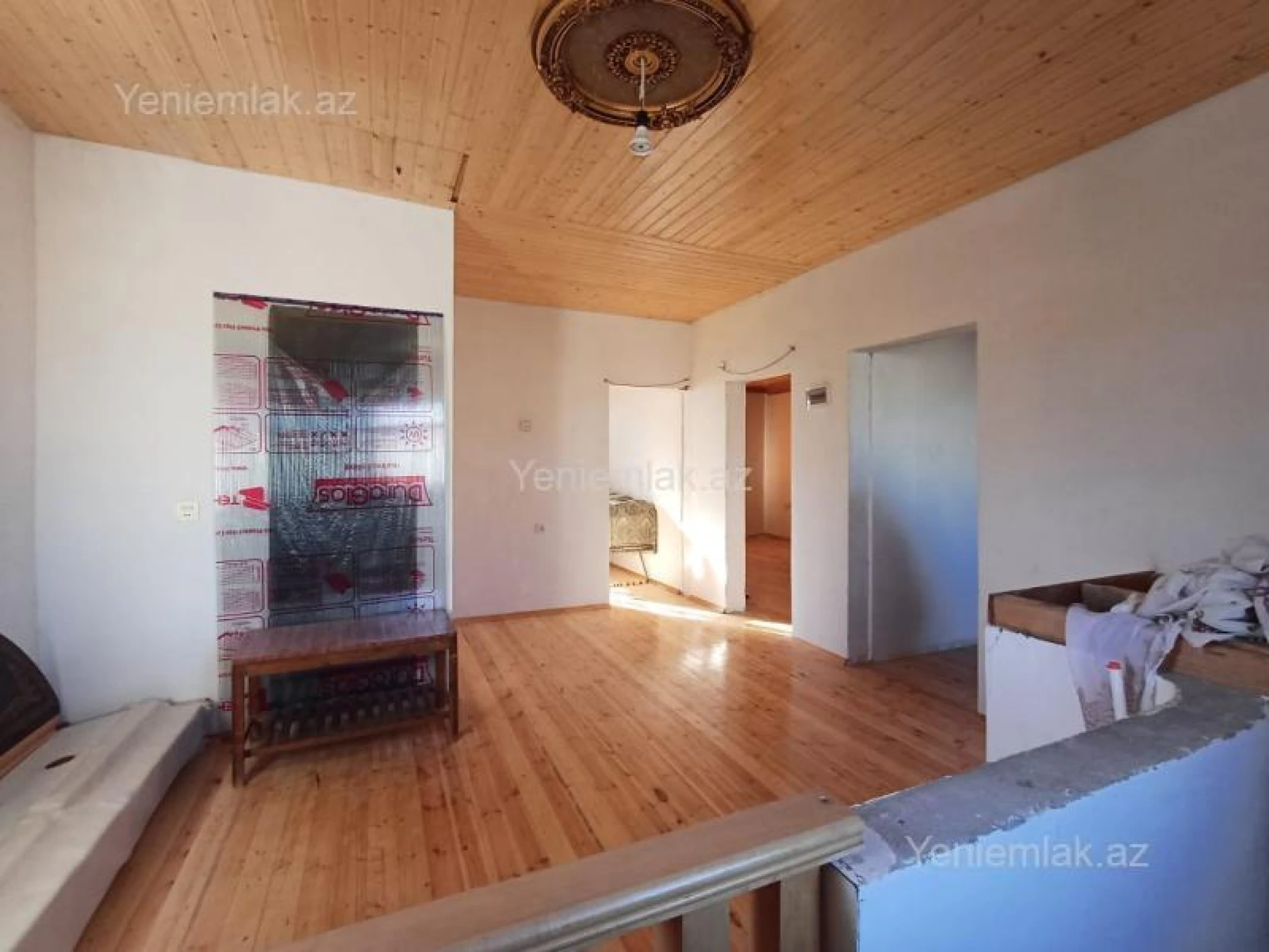 Satılır 5 otaqlı həyət evi 200 m²