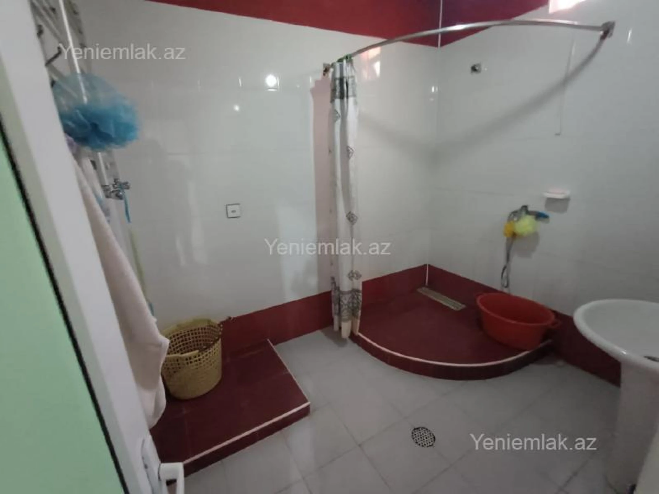 Satılır 5 otaqlı həyət evi 200 m²