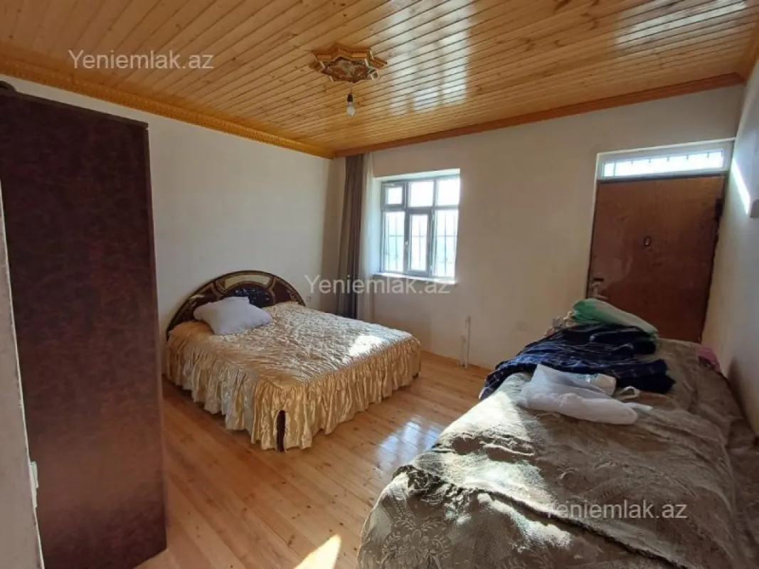 Satılır 5 otaqlı həyət evi 200 m²