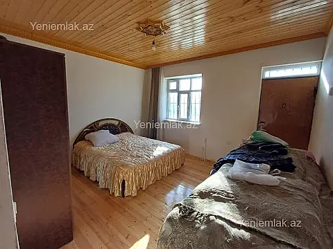 Satılır 5 otaqlı həyət evi 200 m²