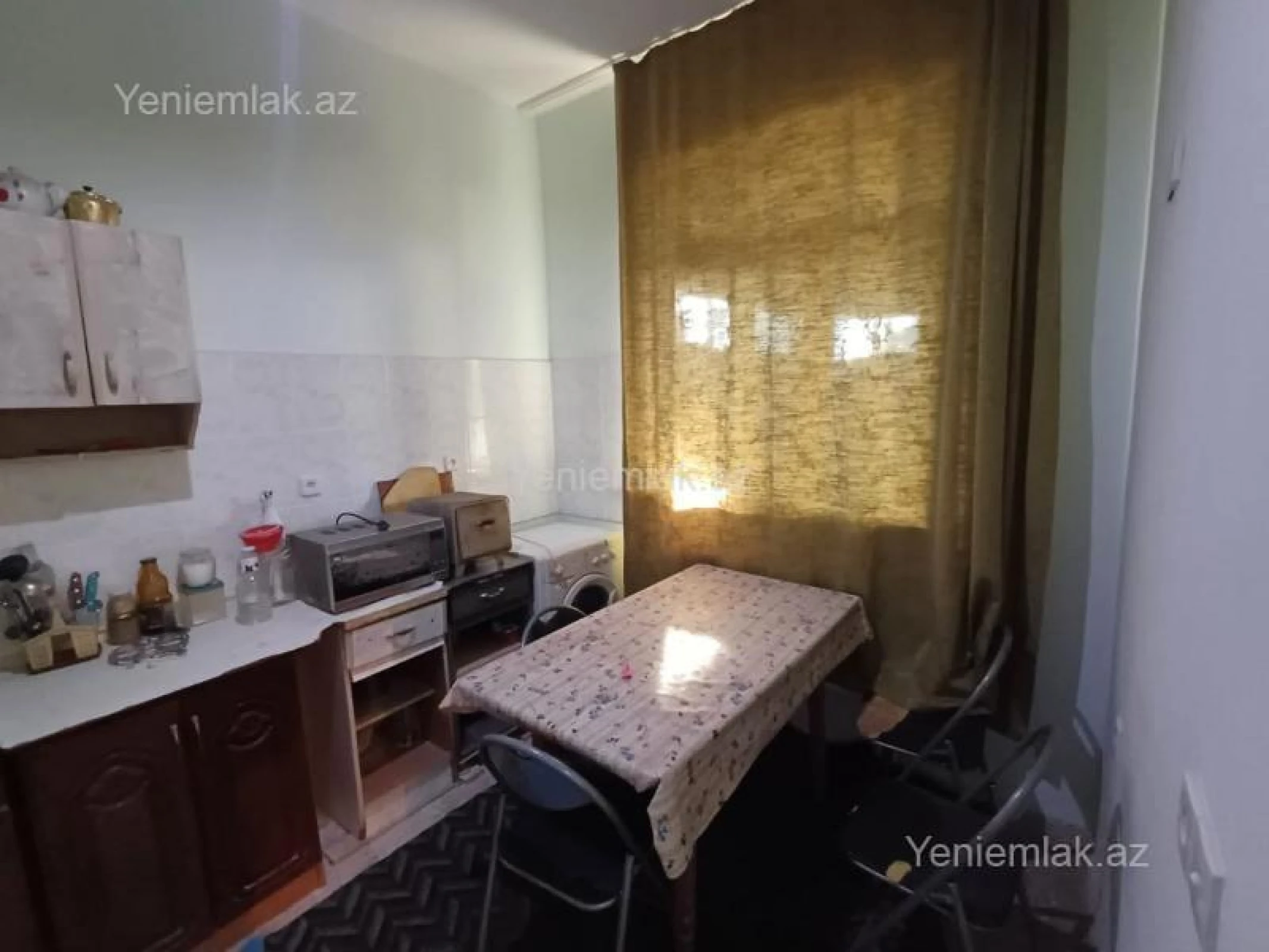 Satılır 5 otaqlı həyət evi 200 m²