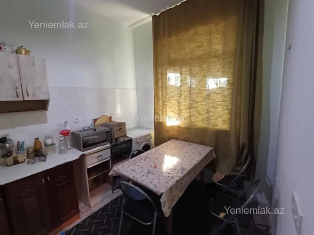 Satılır 5 otaqlı həyət evi 200 m²