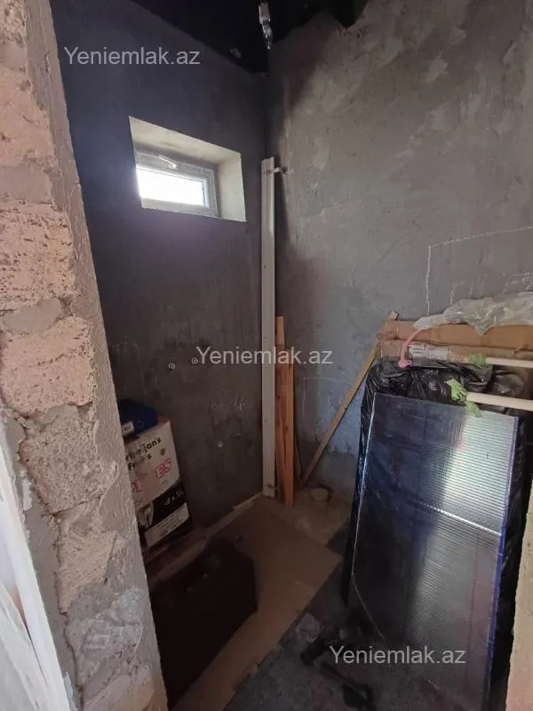 Satılır 5 otaqlı həyət evi 200 m²