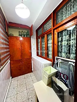 Satılır 5 otaqlı köhnə tikili 130 m²