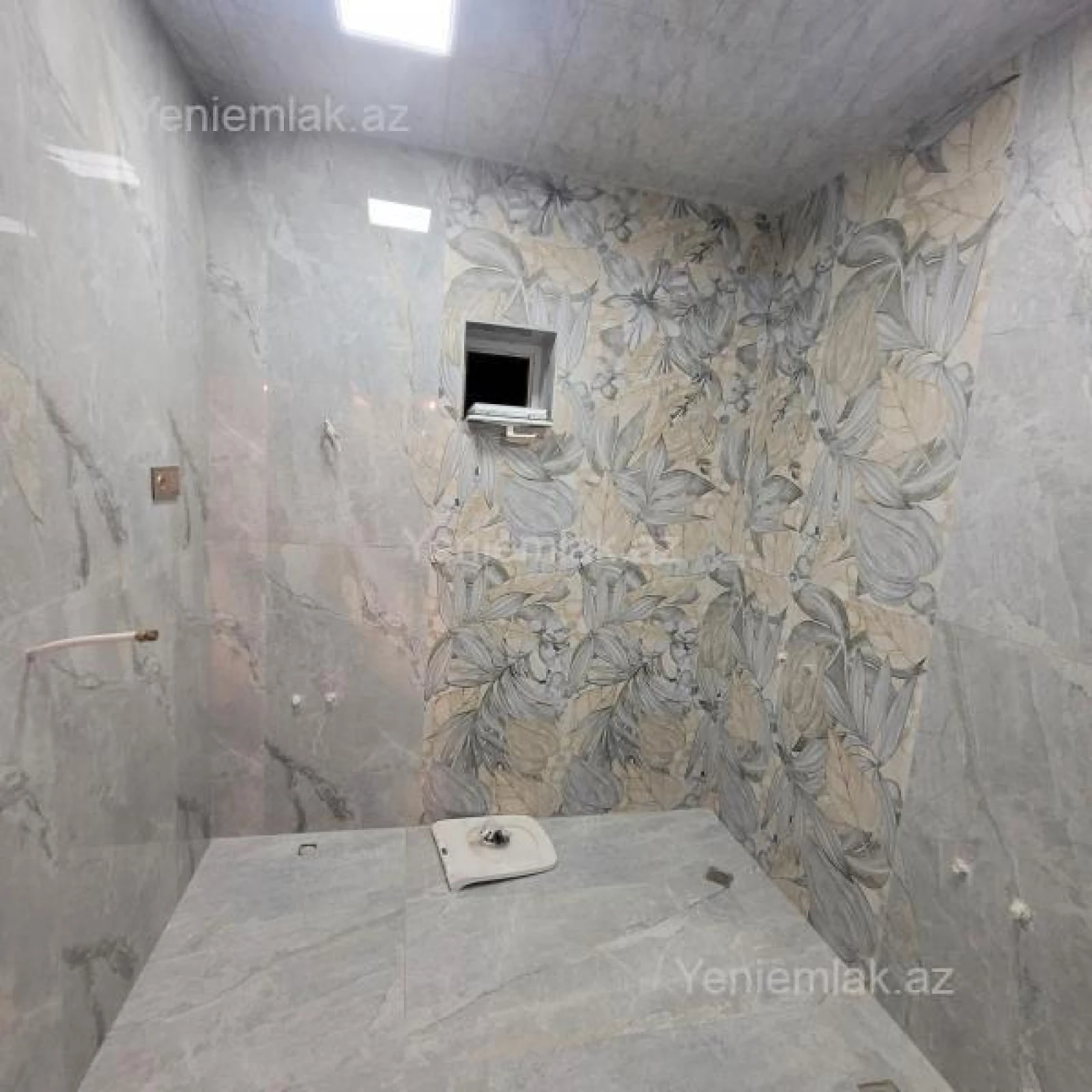 Satılır 6 otaqlı həyət evi 250 m²