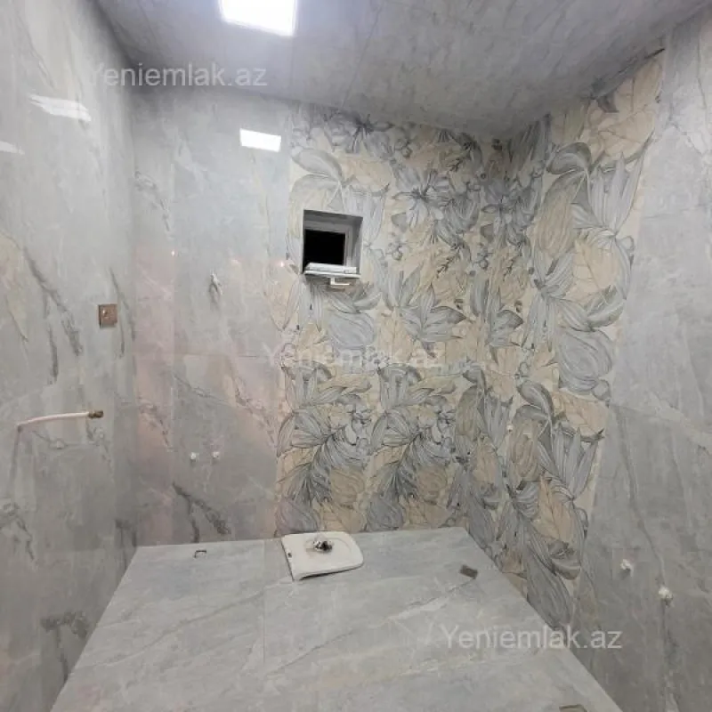 Satılır 6 otaqlı həyət evi 250 m²
