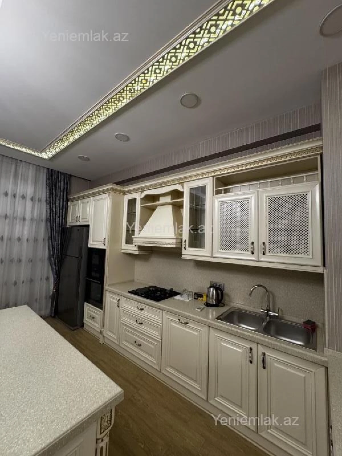 Satılır 3 otaqlı yeni tikili 203 m²