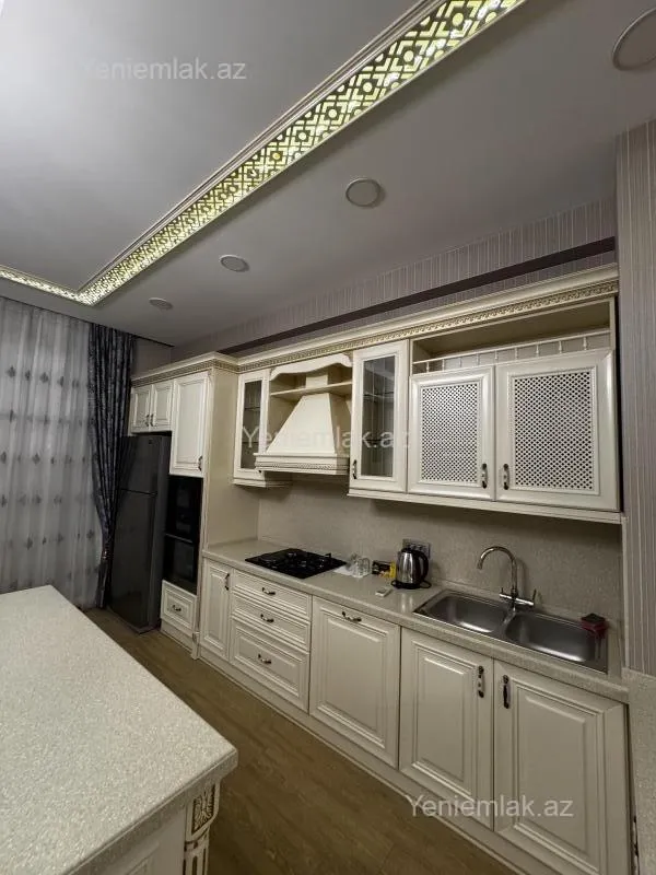 Satılır 3 otaqlı yeni tikili 203 m²