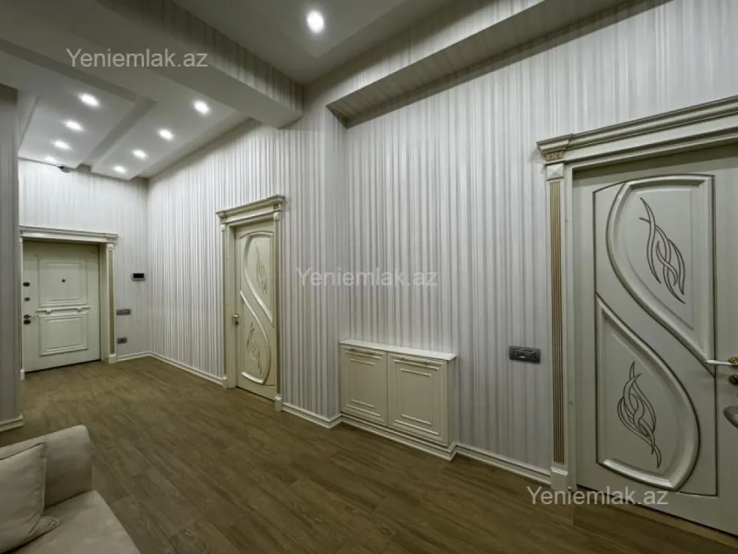 Satılır 3 otaqlı yeni tikili 203 m²