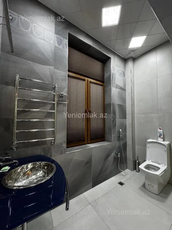 Satılır 3 otaqlı yeni tikili 203 m²