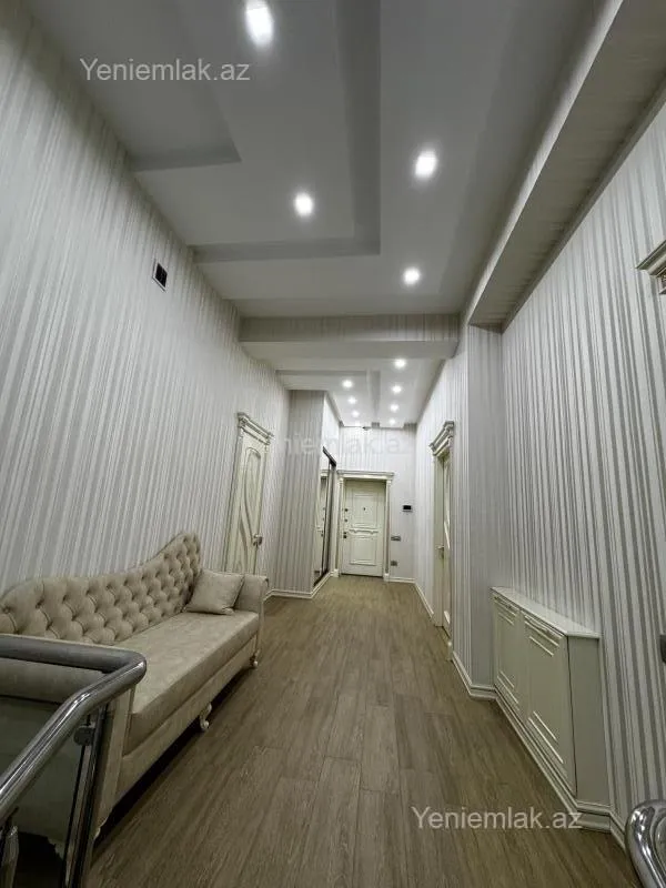 Satılır 3 otaqlı yeni tikili 203 m²