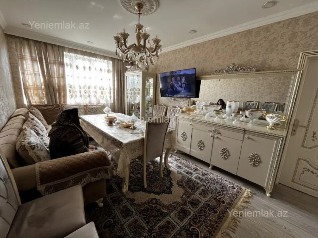 Satılır 4 otaqlı köhnə tikili 80 m²