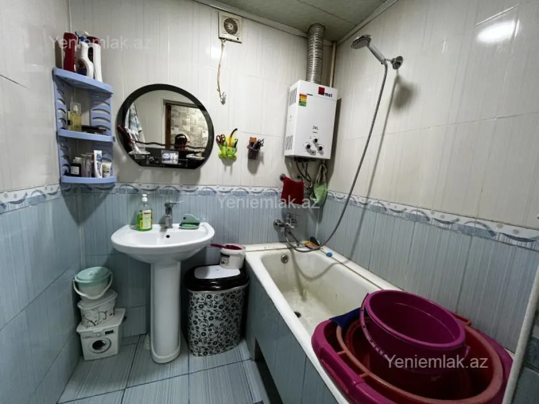 Satılır 4 otaqlı köhnə tikili 80 m²