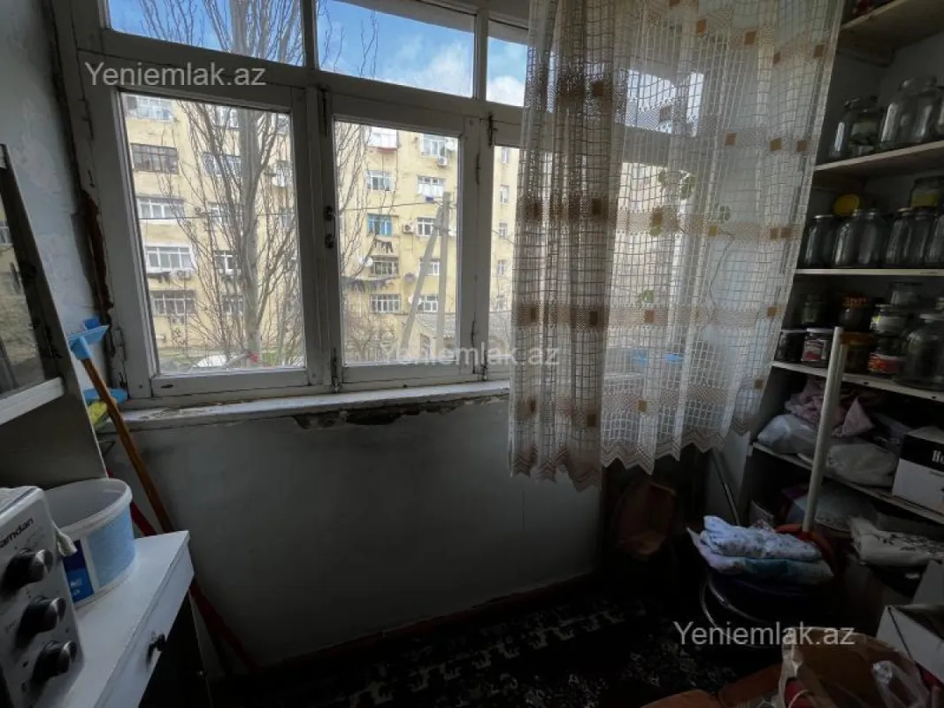 Satılır 4 otaqlı köhnə tikili 80 m²