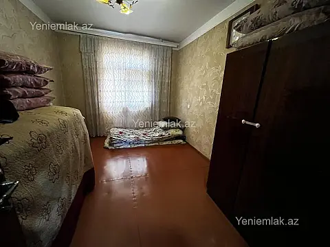 Satılır 4 otaqlı köhnə tikili 80 m²