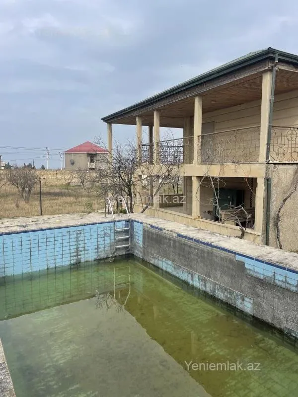 Satılır 6 otaqlı həyət evi 250 m²