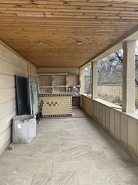 Satılır 6 otaqlı həyət evi 250 m²