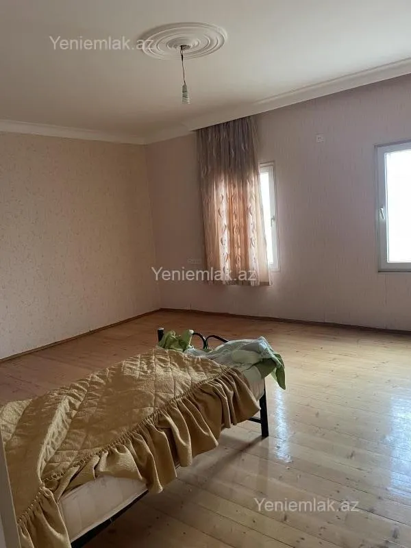 Satılır 6 otaqlı həyət evi 250 m²