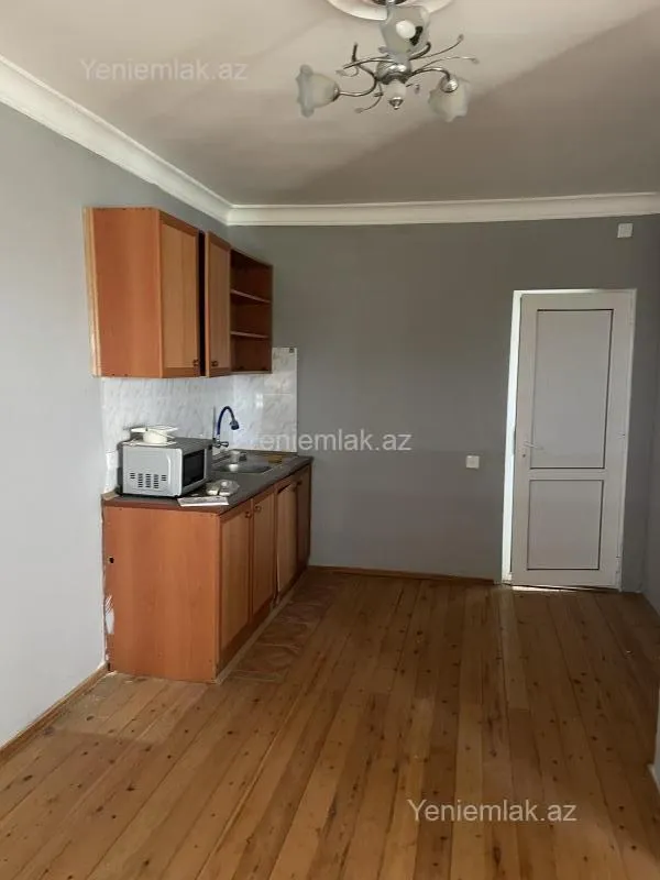 Satılır 6 otaqlı həyət evi 250 m²