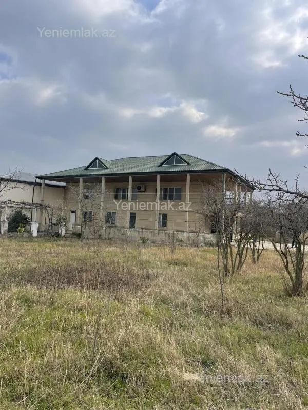 Satılır 6 otaqlı həyət evi 250 m²