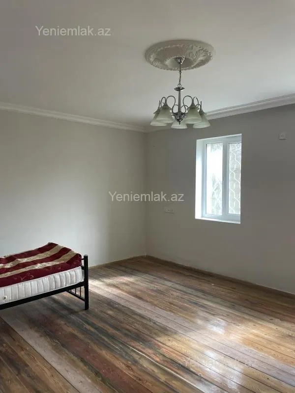 Satılır 6 otaqlı həyət evi 250 m²