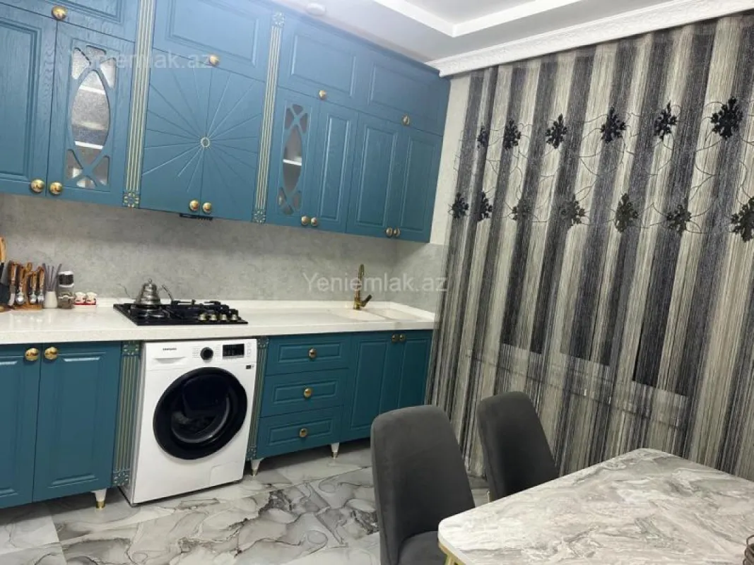 Satılır 4 otaqlı həyət evi 180 m²