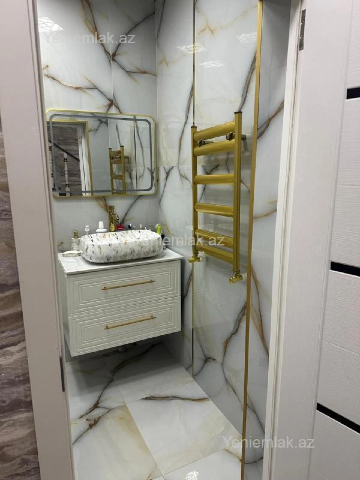 Satılır 4 otaqlı həyət evi 180 m²