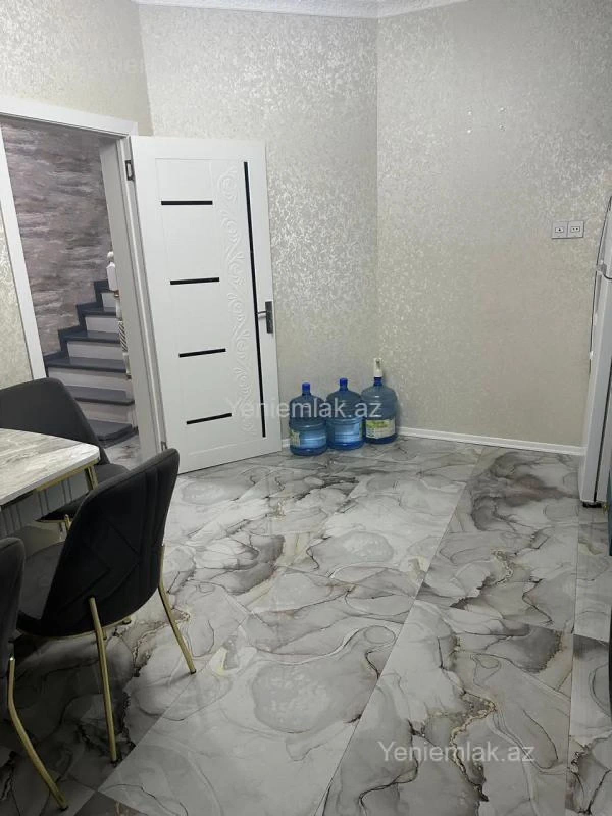 Satılır 4 otaqlı həyət evi 180 m²