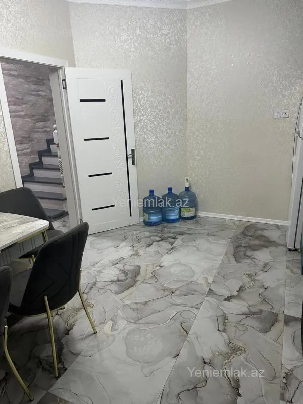 Satılır 4 otaqlı həyət evi 180 m²