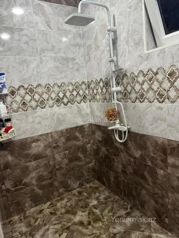 Satılır 4 otaqlı həyət evi 180 m²